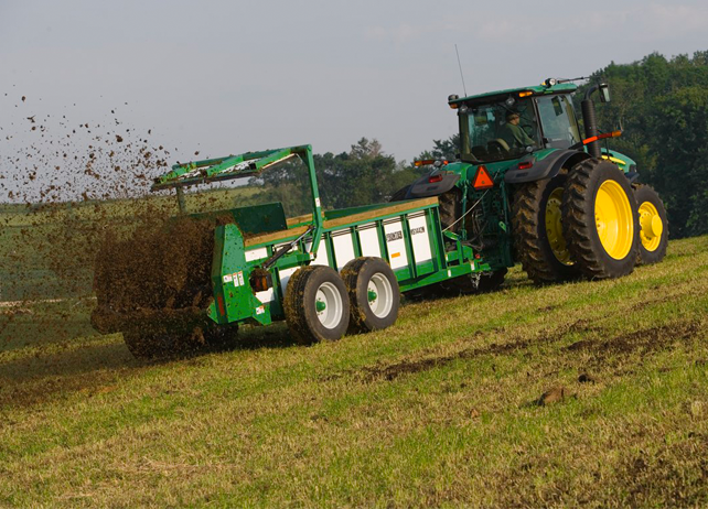 Manure Spreaders Livestock & Equine Equipment | MS14 Series | John ...