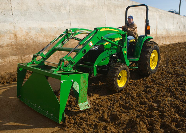 Loader Attachments | AE11 Free-Stall Scrapers | John Deere US