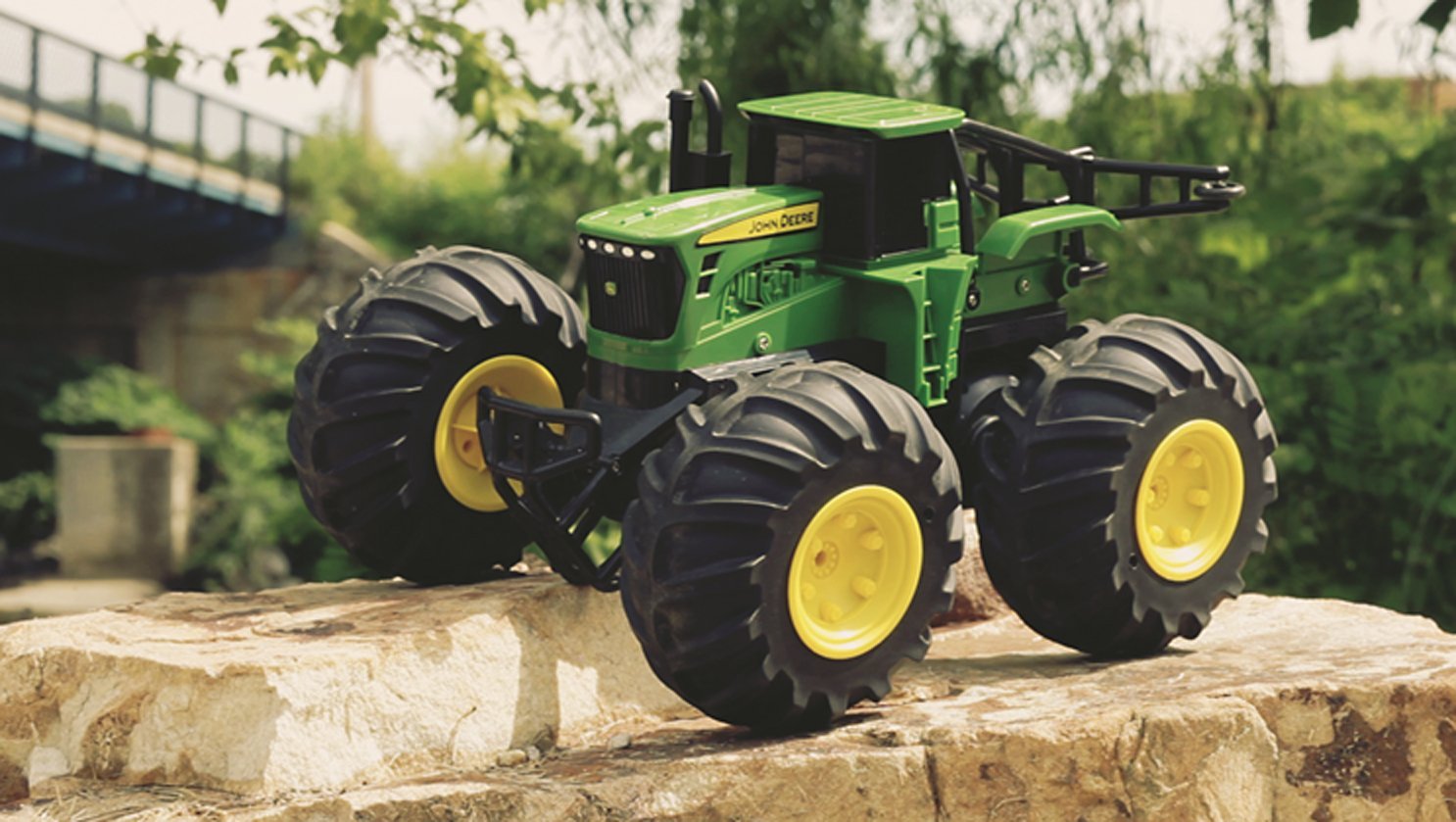 Details about John Deere Monster Treads Radio Controlled Tractor