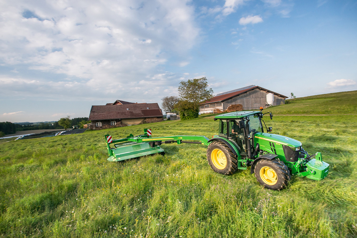 New 630 side-pull mower conditioner