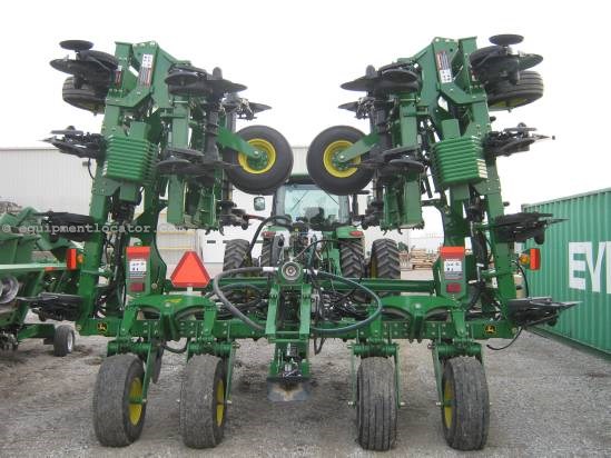 Click Here to View More JOHN DEERE 2510H 23 ROW APPLICATORS For Sale ...