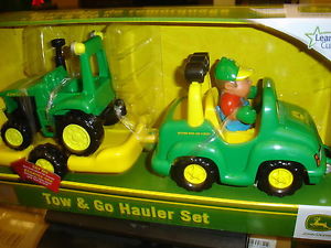 NEW JOHN DEERE TOW & GO HAULER SET AGE 3+ TRACTOR,TRAILER,TRUCK,FARMER ...