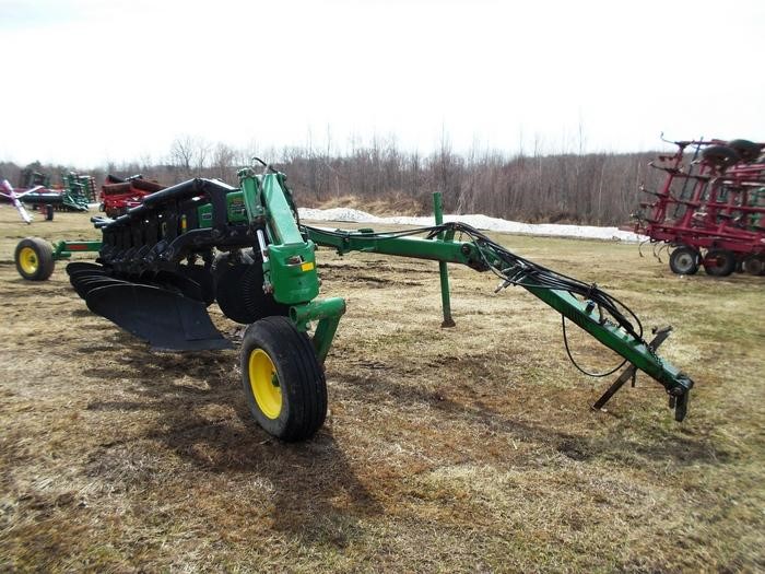 Wisconsin Ag Connection - JOHN DEERE 3710 Plows for sale