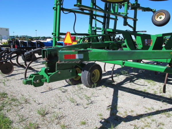 2011 John Deere 2410 Chisel Plow - Owatonna, MN ...