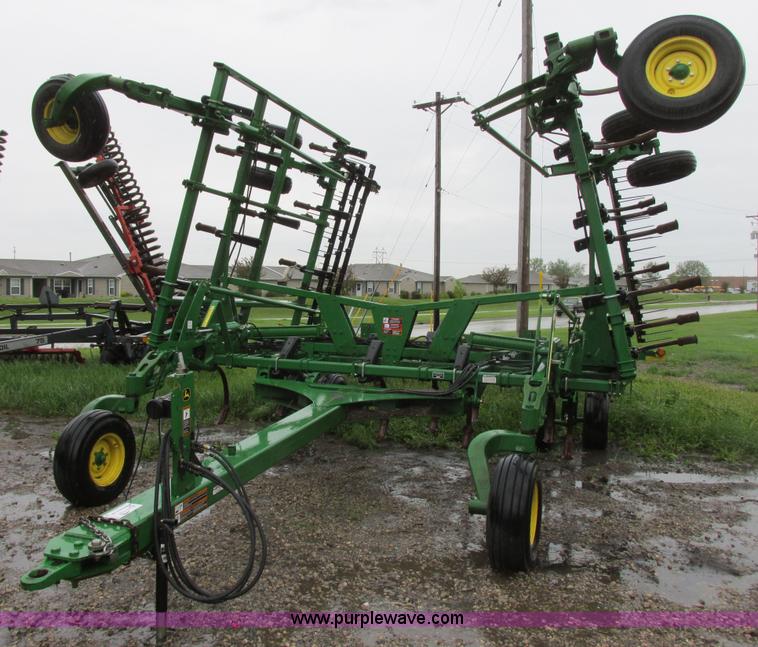 2007 John Deere 2410 chisel plow | no-reserve auction on ...