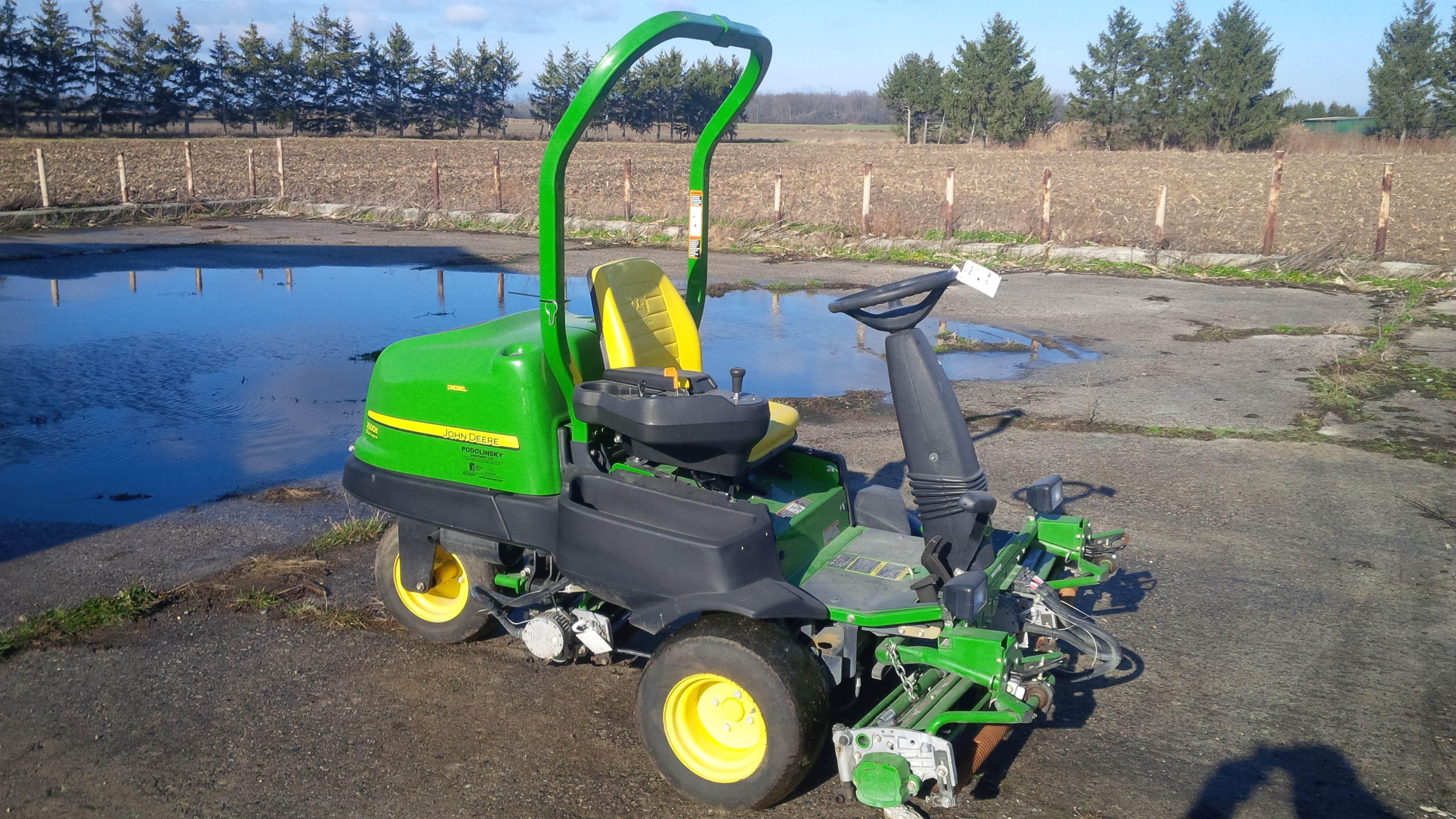 Podolinsky Equipment Ltd | John Deere 2500b Greens mower