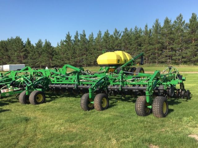 2012 John Deere 1835/1910 Air Seeder – The Farm Shopper