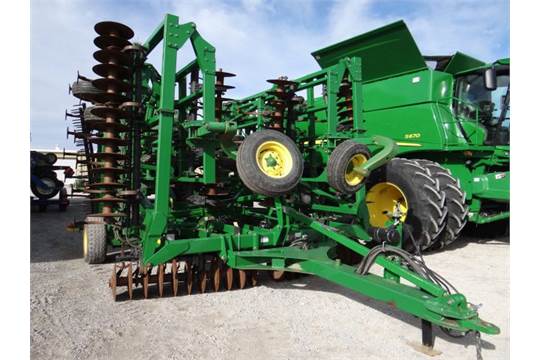 Lot 725 - 2011 John Deere 2310 Mulch Finisher, 45', 5-Section Fold ...