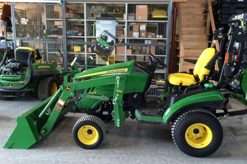 John Deere D120 Loader: John Deere 120 - tractorhd.com