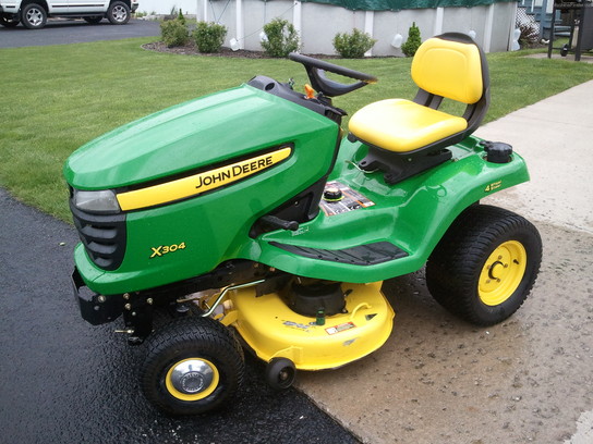 John Deere X304 Lawn & Garden and Commercial Mowing - John ...