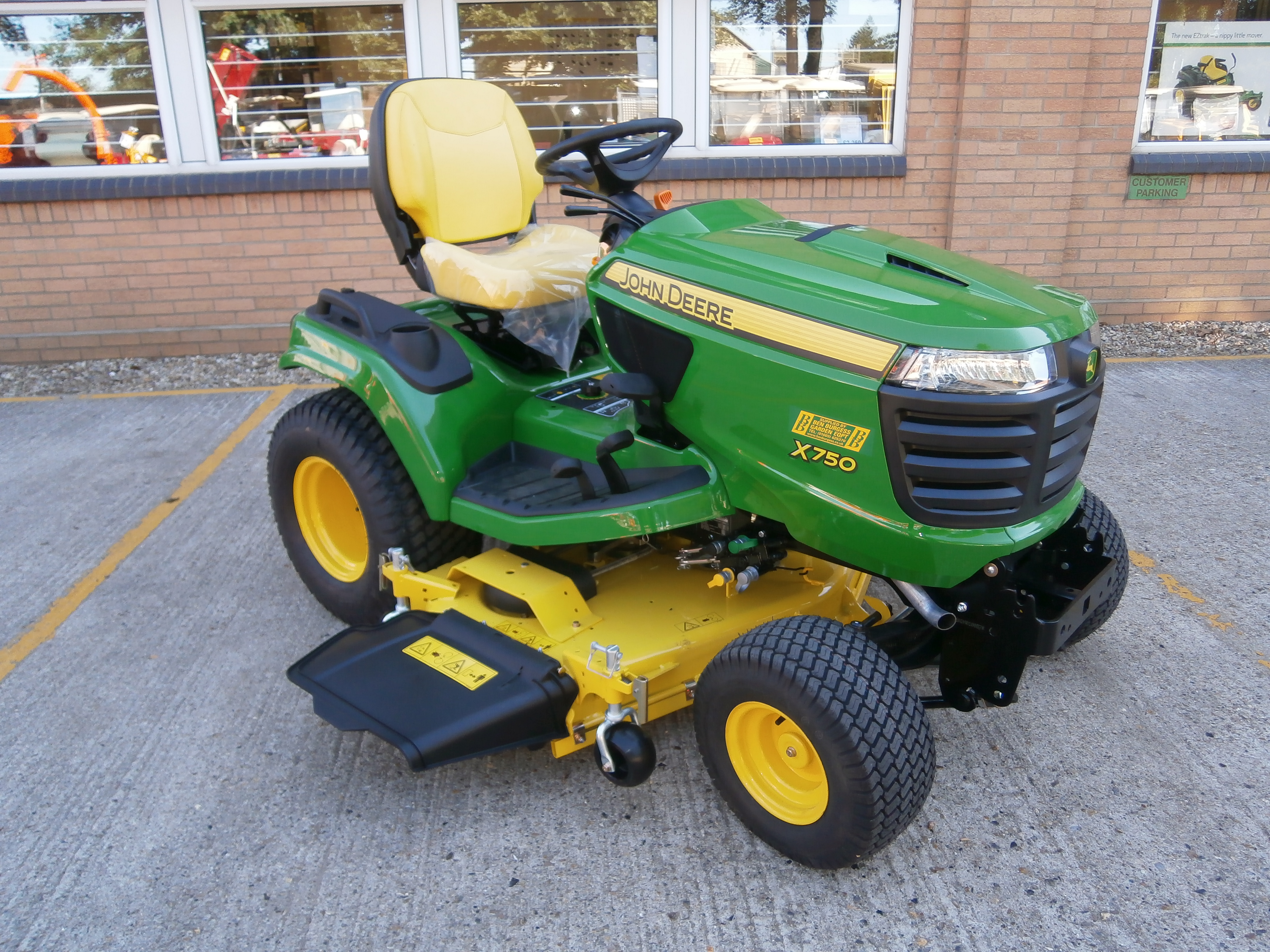 John Deere X750 2wd Diesel Lawn Tractor (Less Deck)