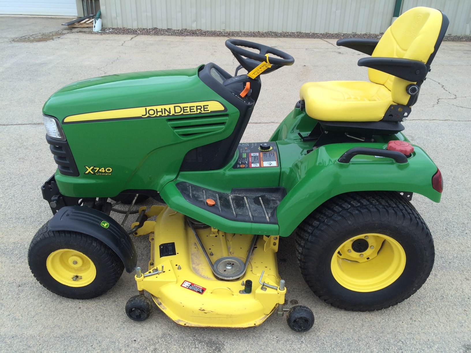 John Deere X740 Lawn & Garden Tractors for Sale | [55061]