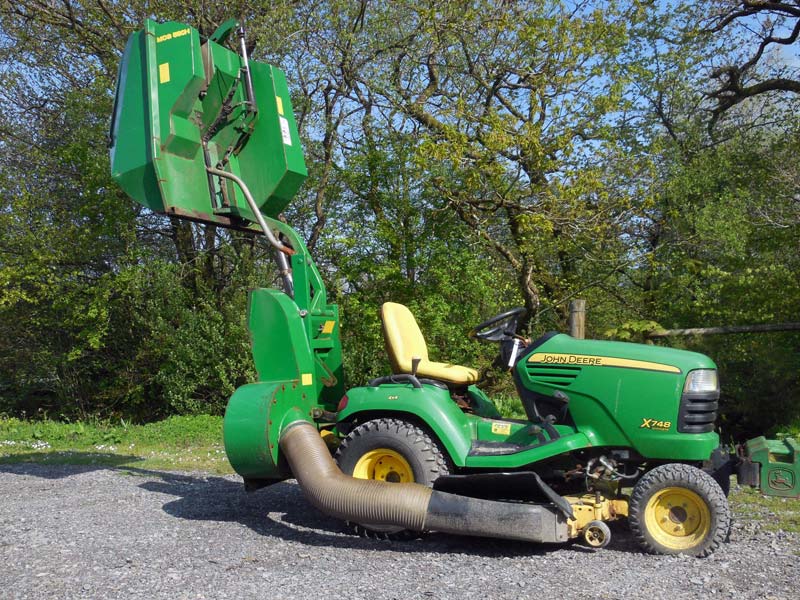 Used John Deere X748 | 4WD Commercial Garden Tractor