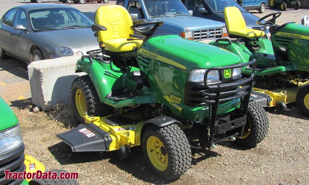 John Deere X748SE, front-right view