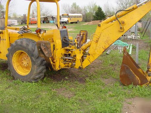 John deere 300B tractor loader backhoe bargain