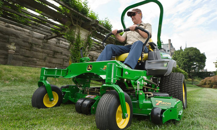 ZTrak™ | ZTrak™ Zero-Turn Mowers | John Deere