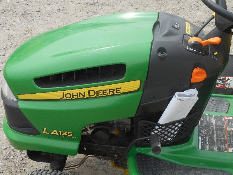 John Deere LA135 Special Edition Lawn Tractor With Bagger ...
