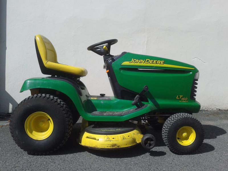Used John Deere LT160 | Ride-on Lawn Tractor