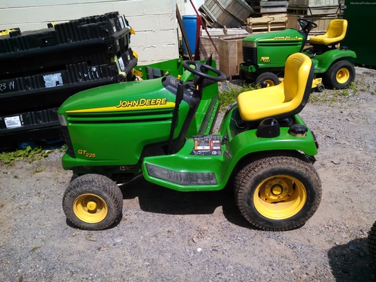 John Deere GT225 Lawn & Garden and Commercial Mowing - John Deere ...