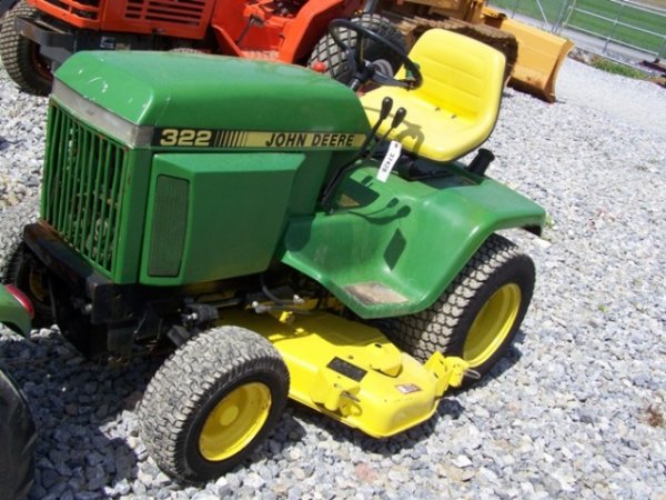 192: John Deere 322 Lawn and Garden Tractor, 48 Mower