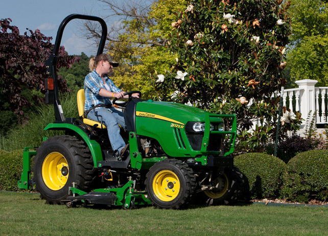 2025R 2 Family Compact Utility Tractors JohnDeere.com