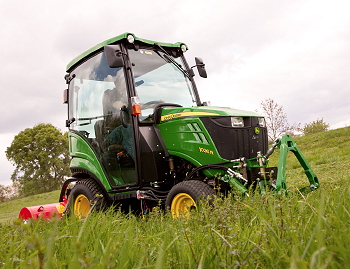 Designed and built by John Deere, the new 1026R sub-compact tractor ...