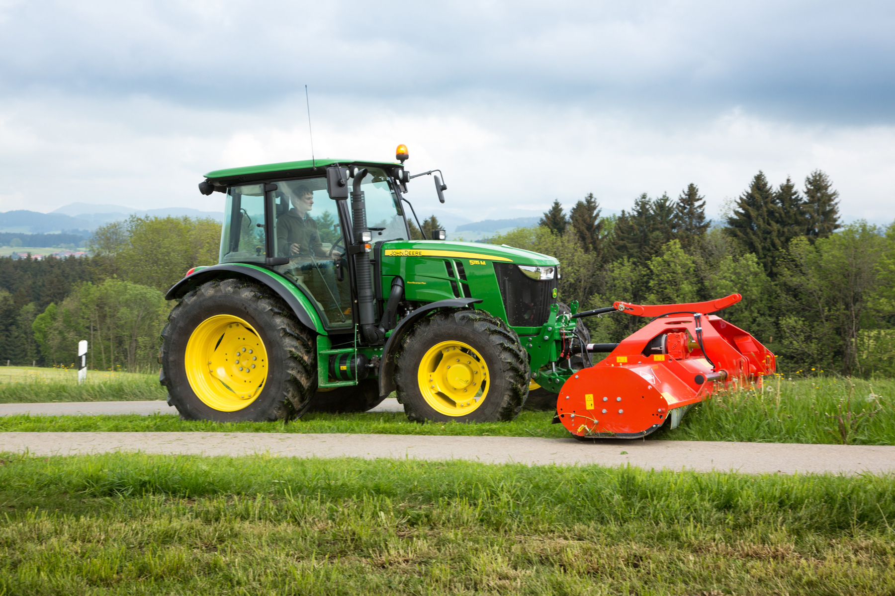 New generation 5M Series tractor from John Deere | Pitchcare Magazine