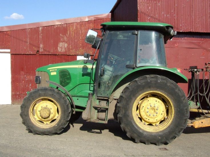 Tractor Photos - John Deere 5100R