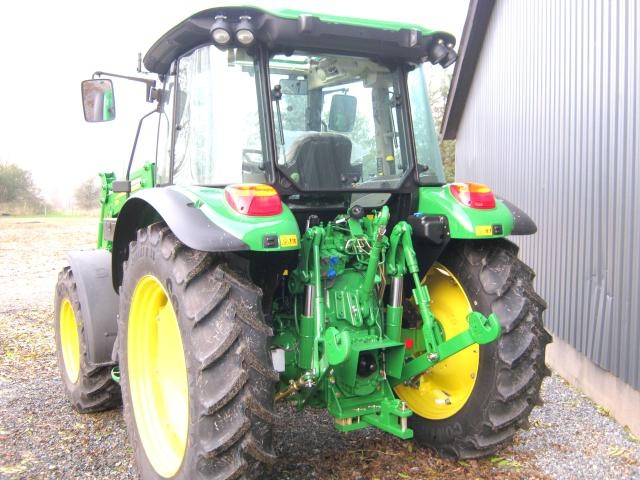 Tractor John Deere 5100R - technikboerse.com