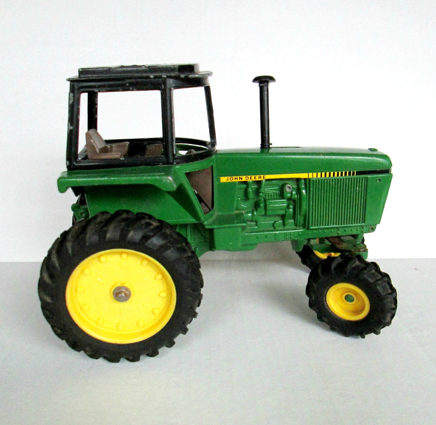 John Deere Farm Tractor Die Cast ERTL Toy