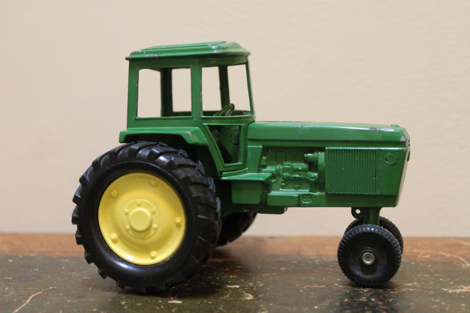 Vintage Ertl John Deere Sound Idea Tractor 66