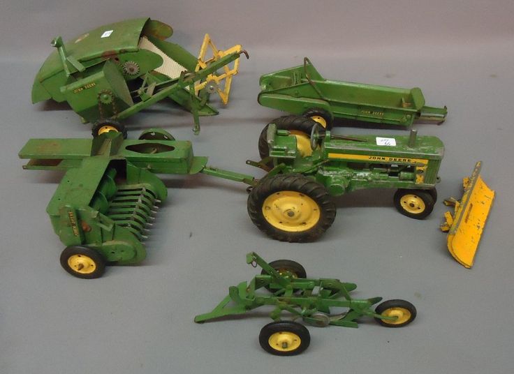 VINTAGE JOHN DEERE TRACTOR TOY | Memories of Lisa's ...