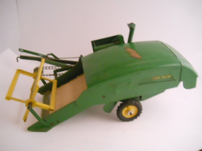 118: VINTAGE TOYS, JOHN DEERE TRACTOR SET, 4pc. : Lot 118