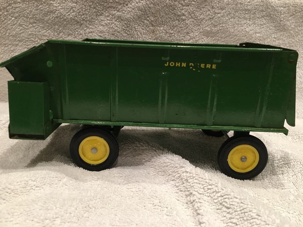 1970s John Deere chuck wagon 1/16 Ertl antique farm toy ...