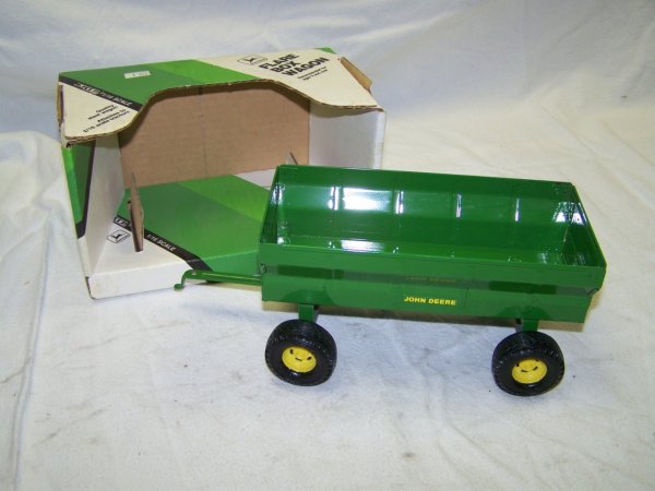 What is the best John Deere Toy Hay Wagon?