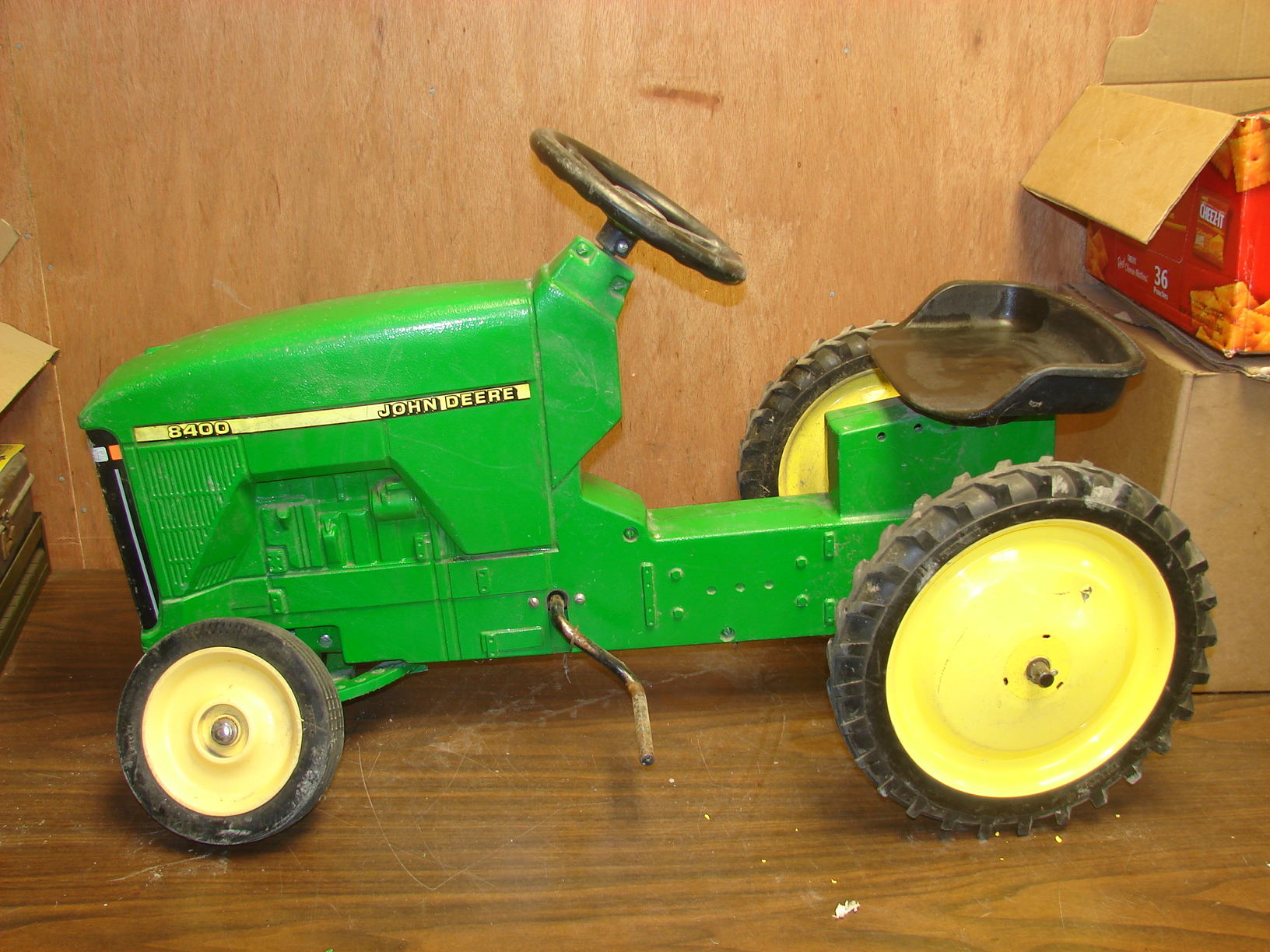 John Deere 8400 Toy Pedal Tractor | eBay