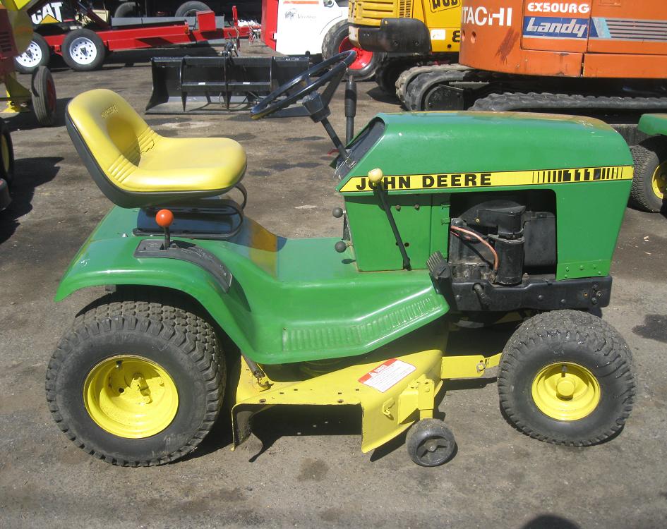 i.40 John Deere 111 Lawn Tractor - GOLDSTAR EQUIPMENT ...