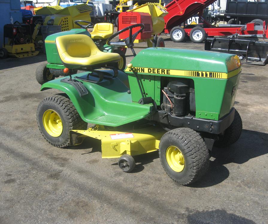 i.40 John Deere 111 Lawn Tractor - GOLDSTAR EQUIPMENT ...