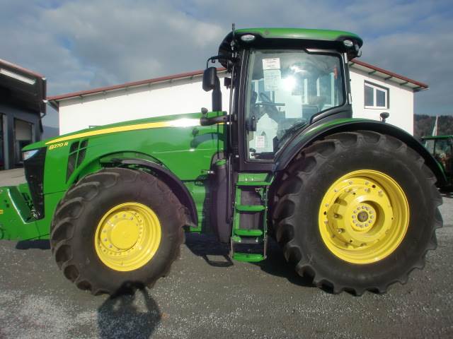 Used John Deere 8270R e23 tractors Year: 2015 Price ...