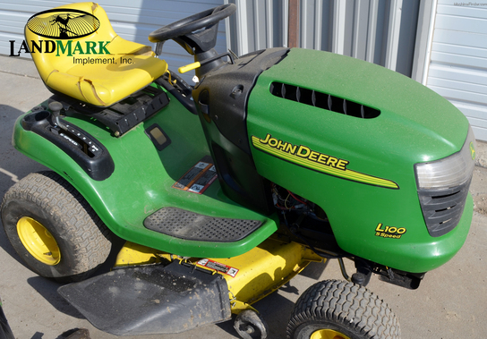 2003 John Deere L100 Lawn & Garden and Commercial Mowing ...