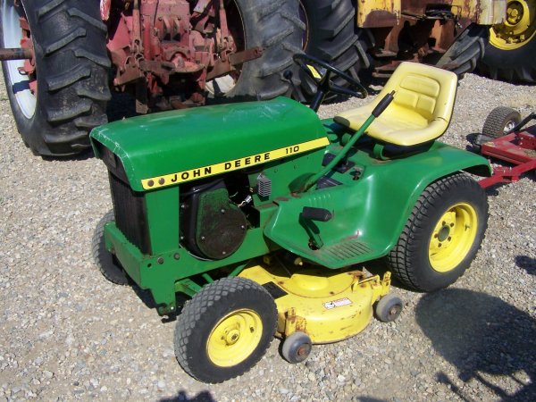 7888: John Deere 110 Lawn & Garden Tractor with Mower ...