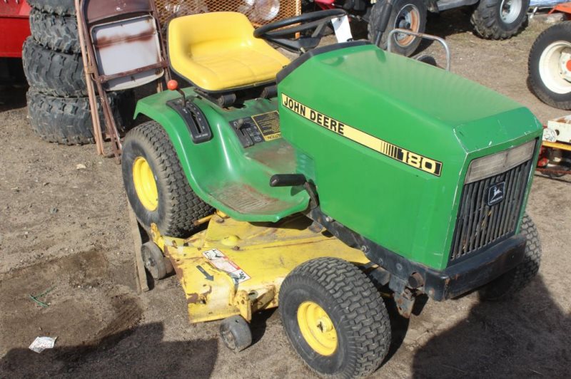 JOHN DEERE 180 RIDING LAWN MOWER