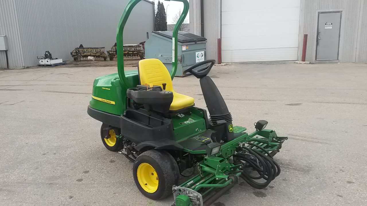 2012 John Deere 2500 B Triplex Greens Mower