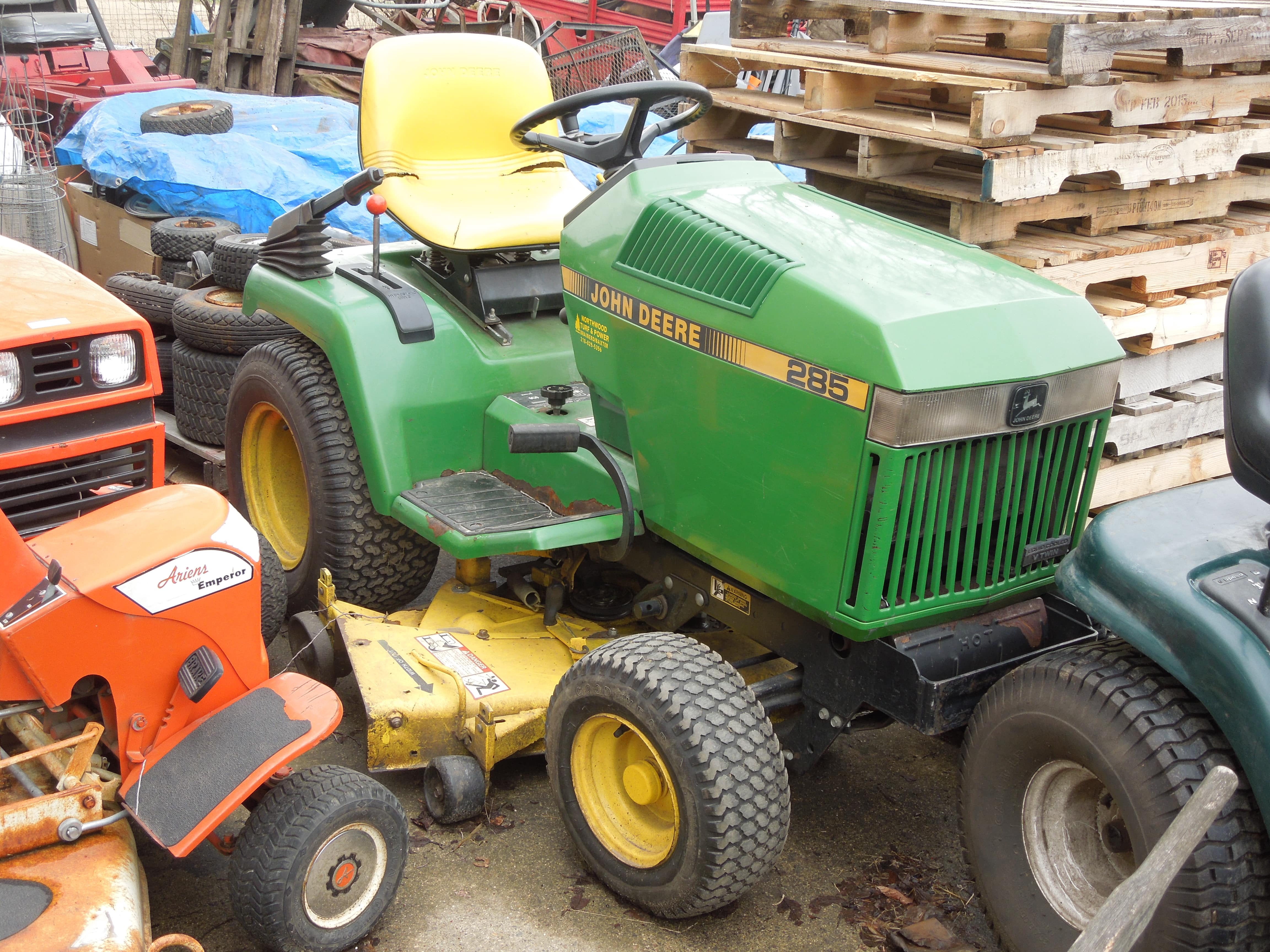 285 John Deere Lawn Tractor-min | Schultz Auctioneers ...