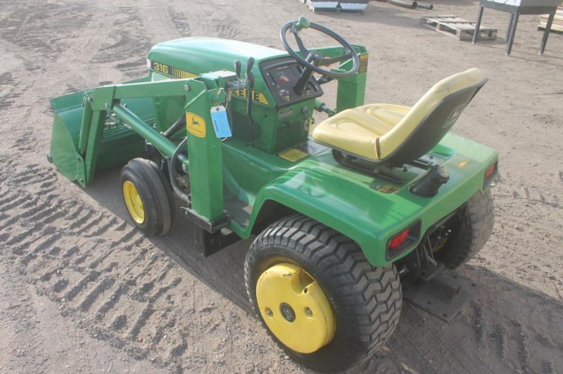 John Deere 316 Lawn Mower submited images.