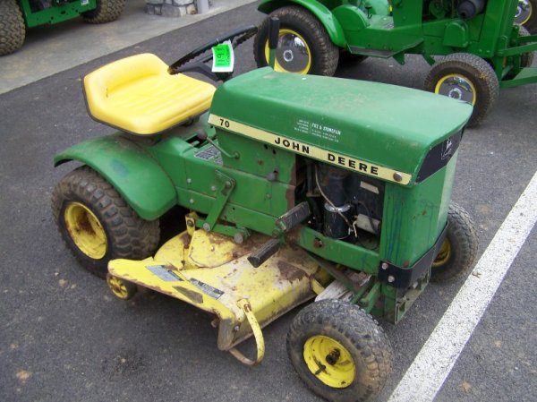119B: John Deere 70 Lawn and Garden Tractor : Lot 119B