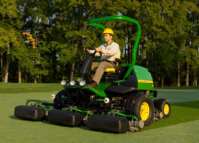 John Deere 8500 E-Cut Hybrid Fairway Mowers JohnDeere.com