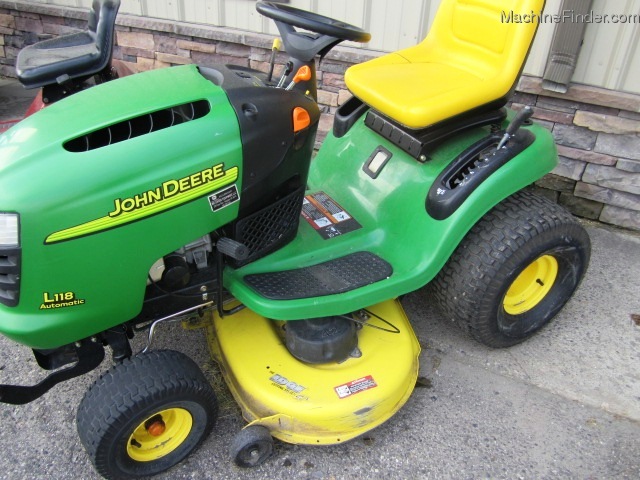 2005 John Deere L118 Lawn & Garden and Commercial Mowing ...