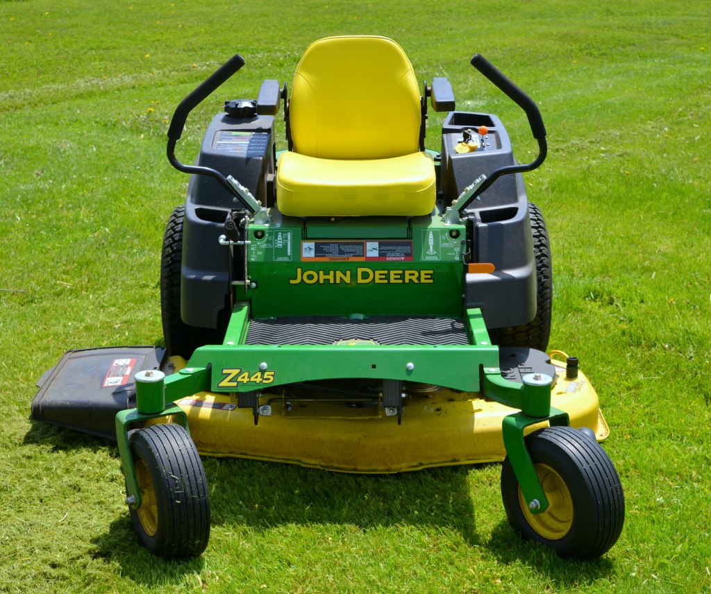 John Deere Z445 48 Hydrostatic Zero Turn Mower