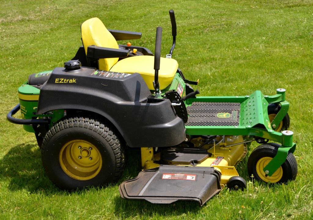 John Deere Z445 48 Hydrostatic Zero Turn Mower